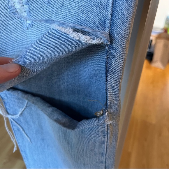 Levi’s 501s Distressed Light Blue Cropped 32 - Picture 3 of 11